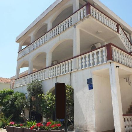 Apartments Bozica Vir Εξωτερικό φωτογραφία
